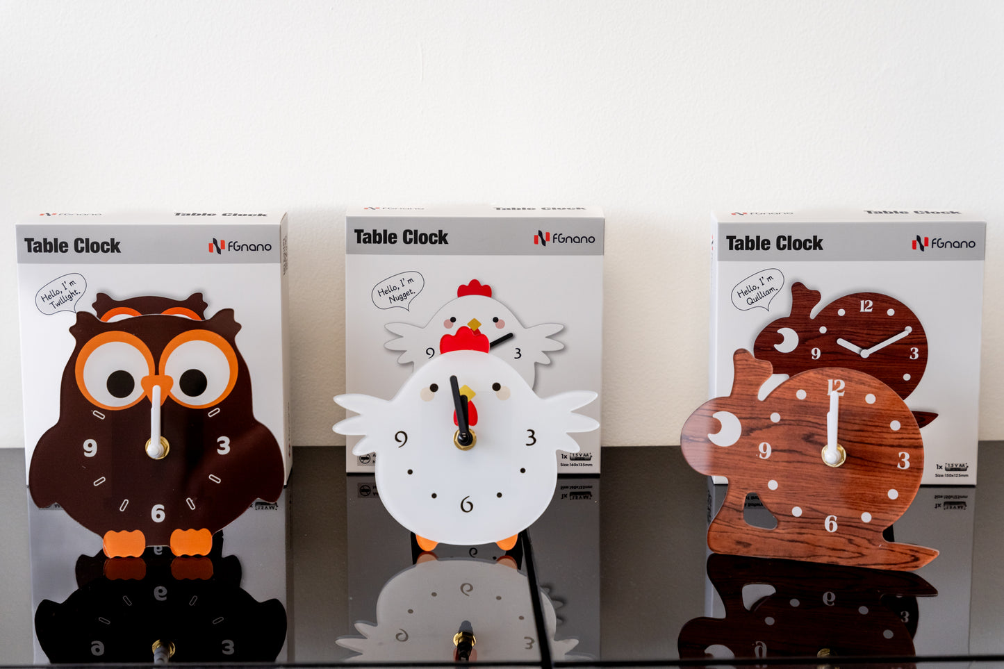 "Quiliam" - Playful Snail Shaped Table Clock, Cartoon Style, Warm Brown, Arcylic, 5.9'x4.9'x1.4', Clock Gift Box